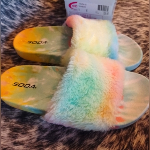 Soda tie dye slip ons - Picture 3 of 5